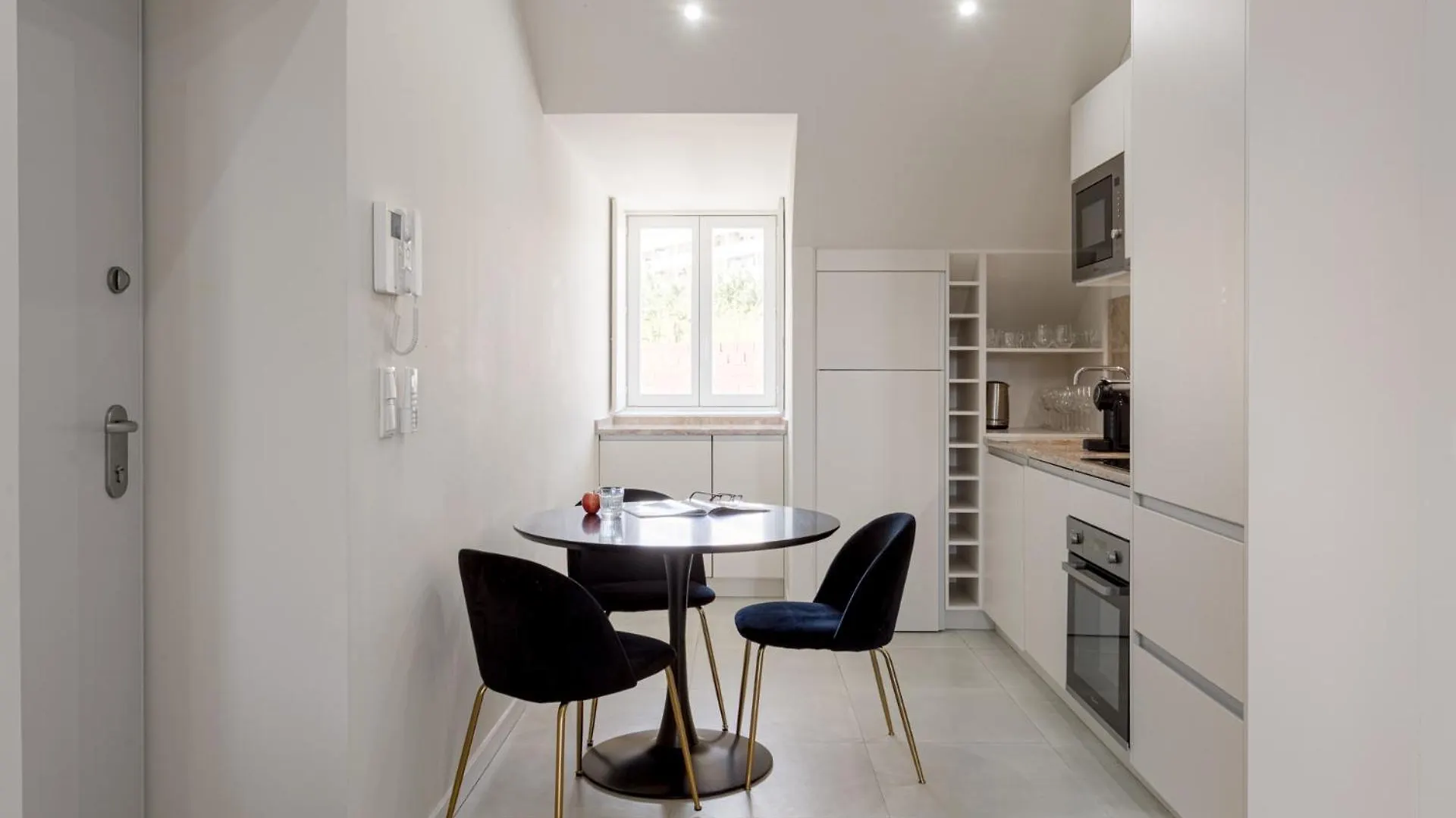 The Explorers Nest - 2Br In 리스본 0*,